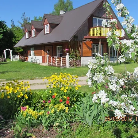 Tonise Semesterbostad Lilbi (Saaremaa)