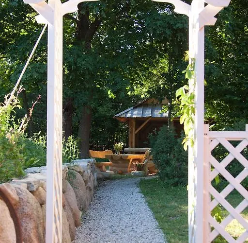 Tonise Holiday Houses *